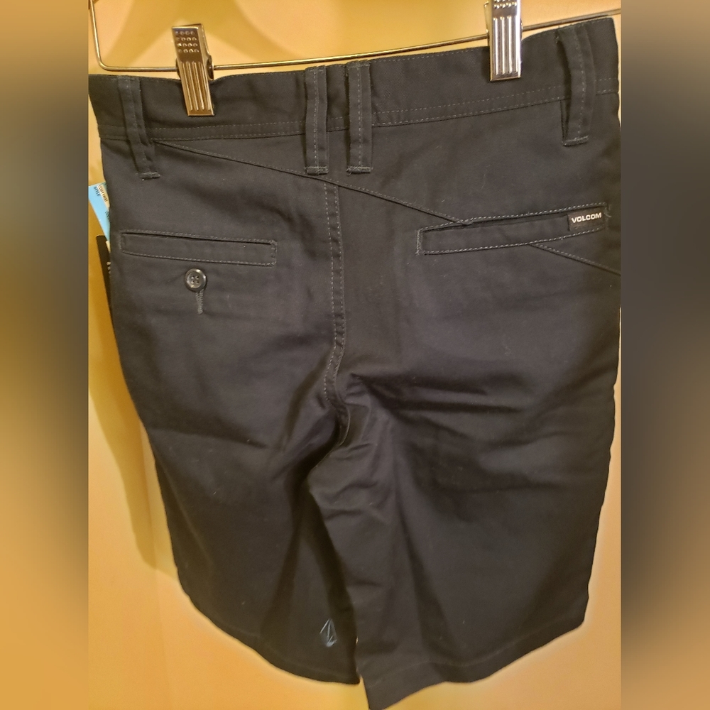 Volcom shorts - Picture 3 of 3